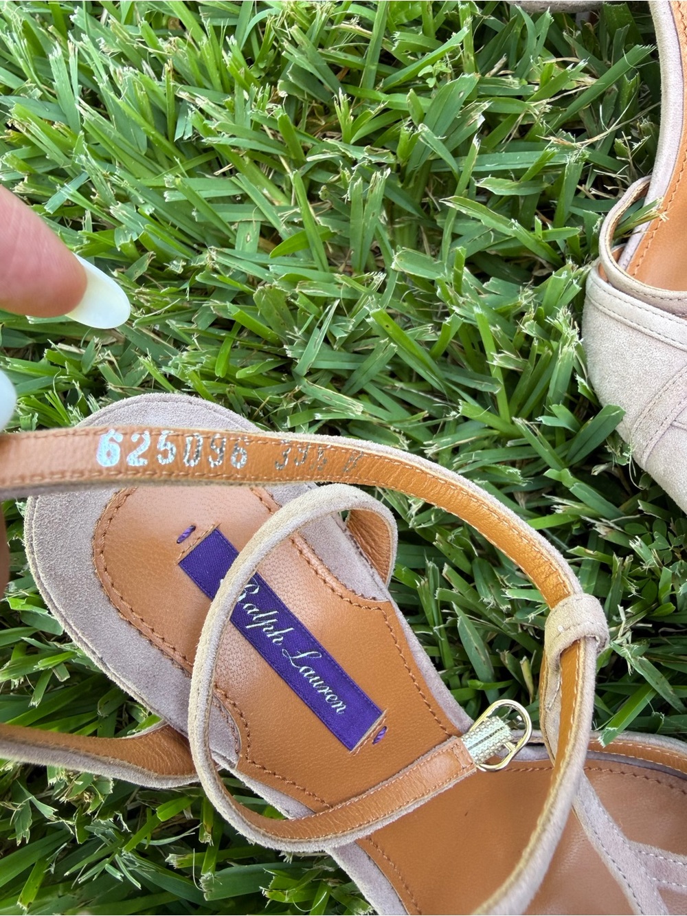 Ralph Lauren Purple Label Suede T-Strap Platform Heels Beige Italy 39.5B - Picture 3 of 9